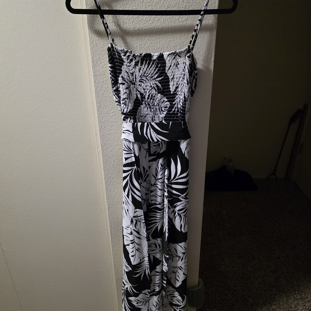 Elegant Black and White Leaf Print Jumpsuit